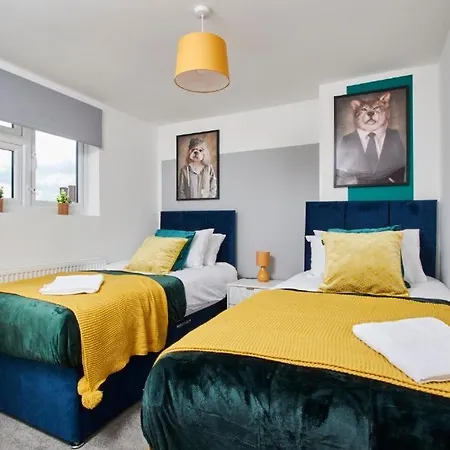 Sleek Gem Of London -2 Bedroom Apartment With Parking